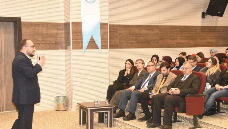 Bitlis’te ‘Malazgirt’i yeniden keşfetmek’ konferansı düzenlendi